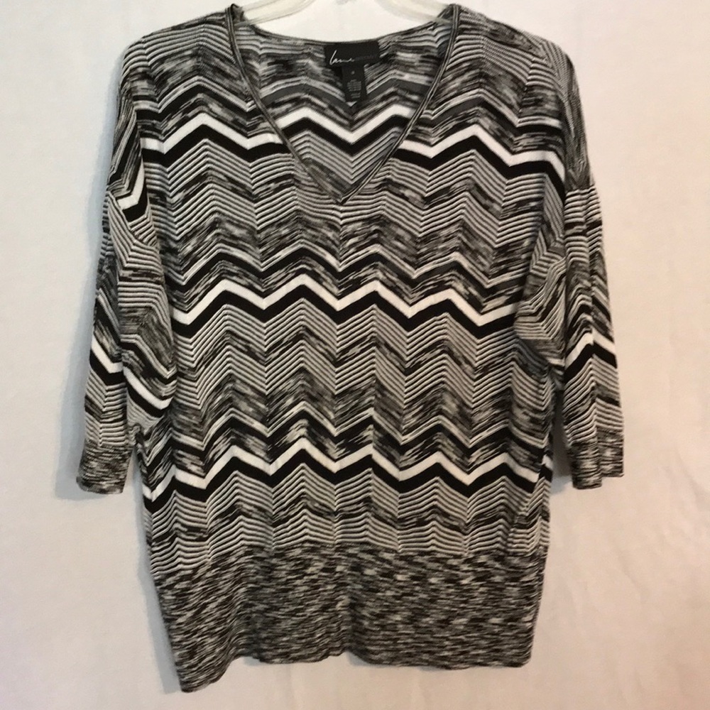 Black and White Zig Zag Pattern Sweater